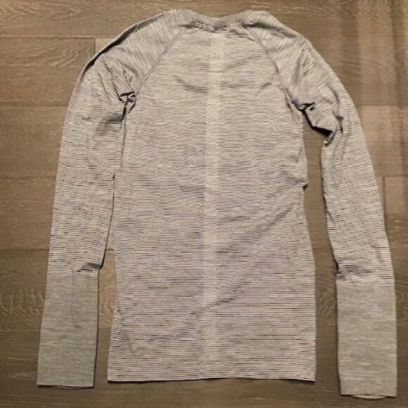 Lululemon thin stripe long sleeve top with thumbholes - Picture 2 of 3